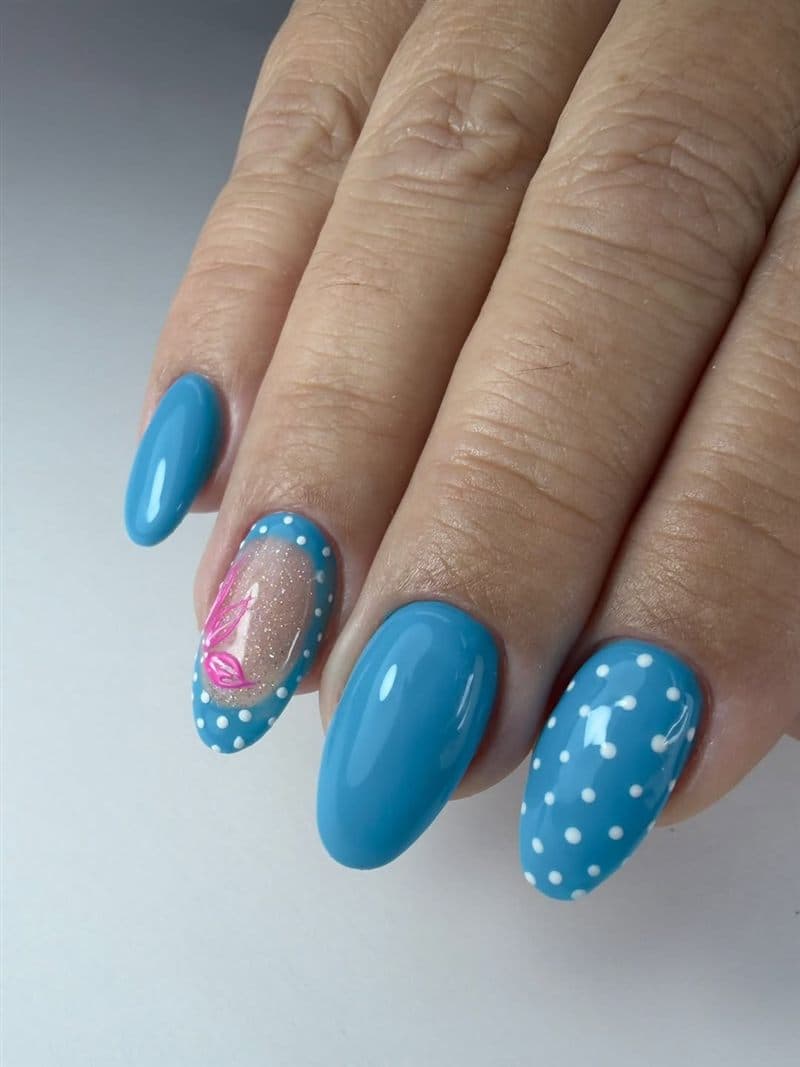 Manicura realizada en Ribeira por Yazmin Reyes 4