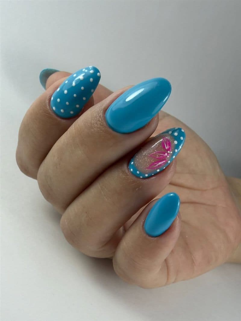 Manicura realizada en Ribeira por Yazmin Reyes 5