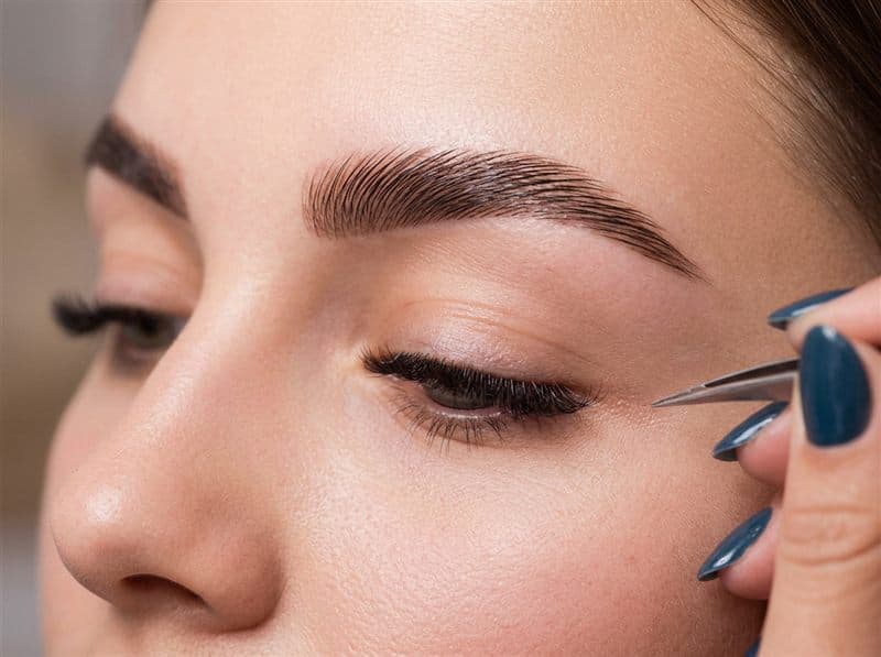 Laminado de cejas en Ribeira
