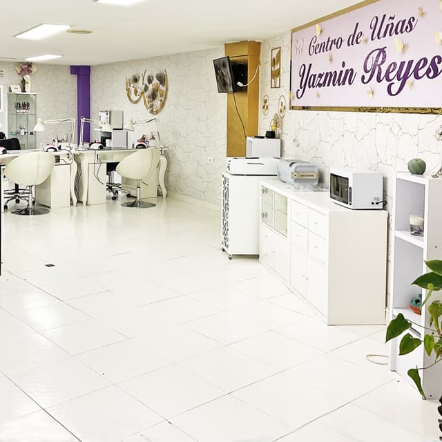 Contactar con Centro de Uñas Yazmin Reyes