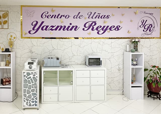 Trabajos de Centro de Uñas Yazmin Reyes en Ribeira
